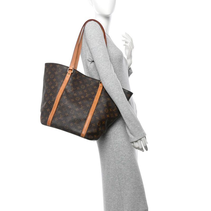 Louis Vuitton Sac Shopping Tote