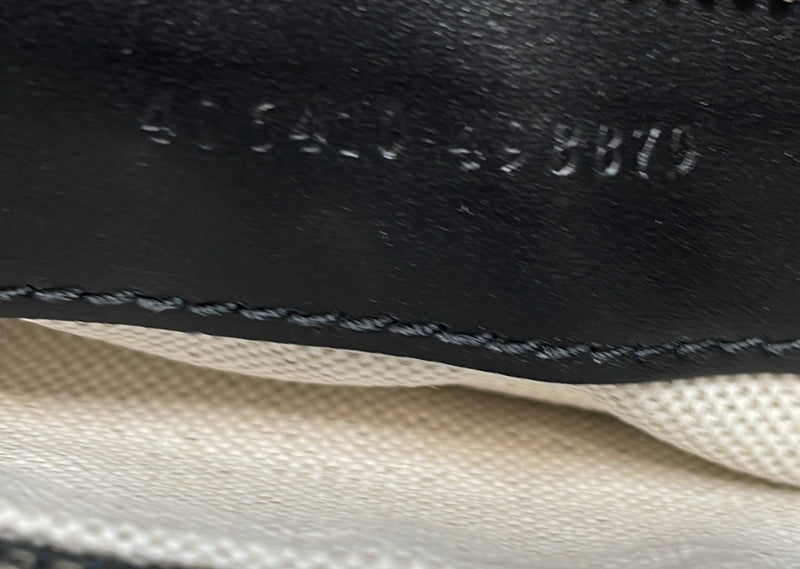 Front Zip Messenger Gg Embossed