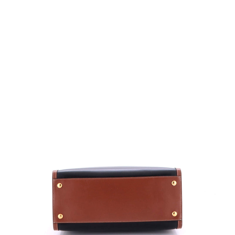 Title Two Handle Tote Leather With