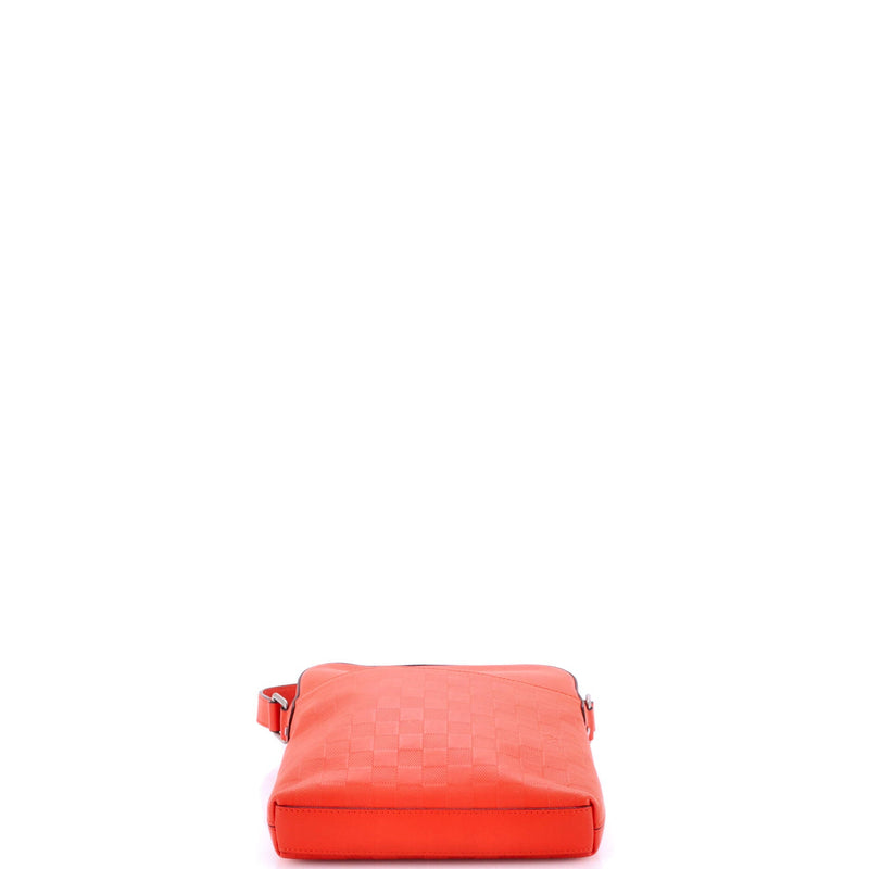 District Pochette Damier Infini Leather