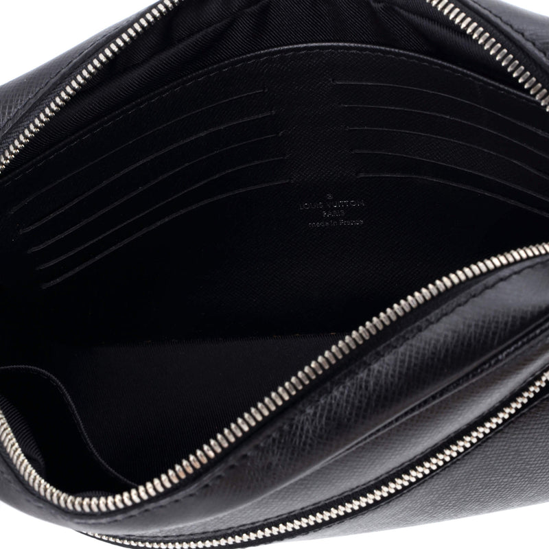 Kasai Clutch Taiga Leather