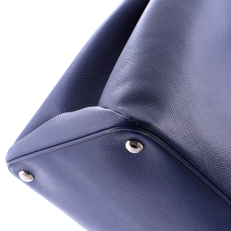 Turnlock Cuir Twin Tote Saffiano Leather