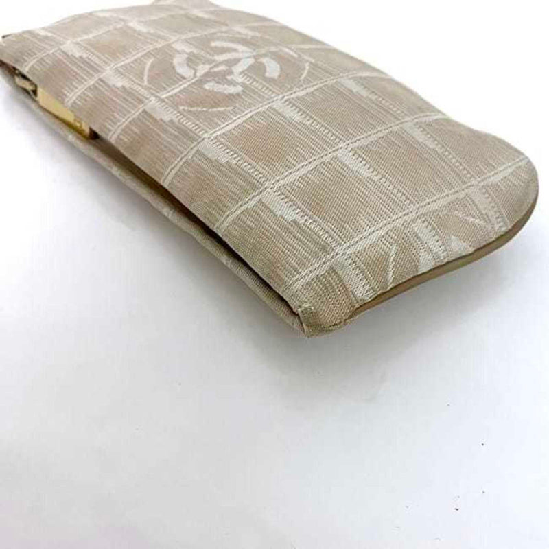 Travel Line Wallet On Chain Quilted