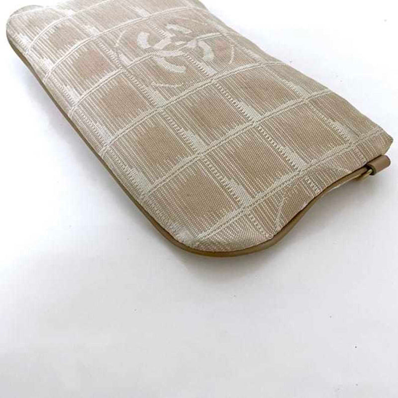 Travel Line Wallet On Chain Quilted