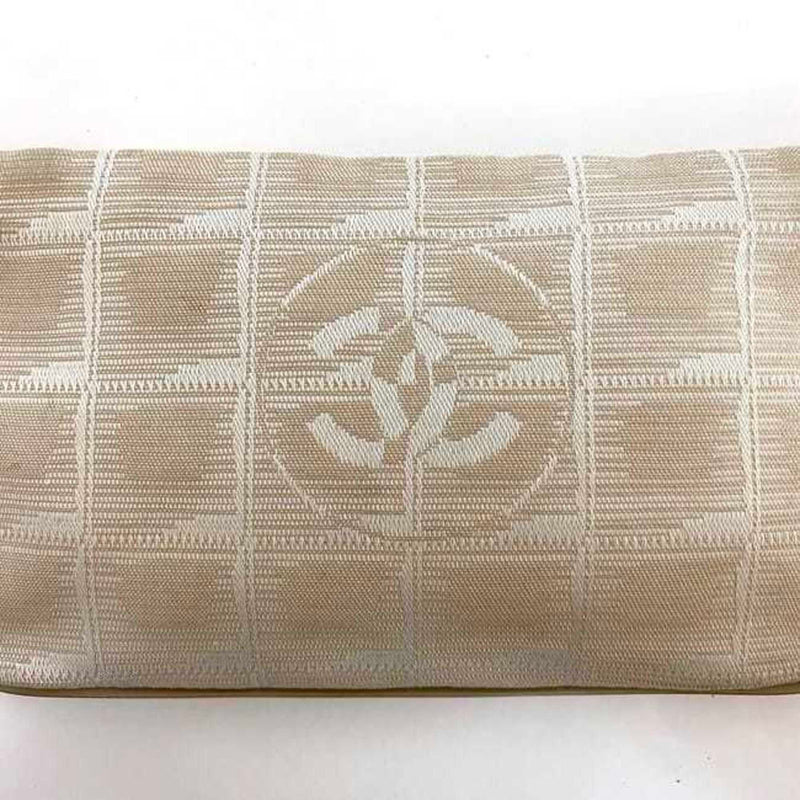 Travel Line Wallet On Chain Quilted