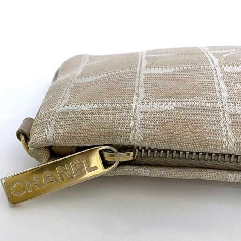 Travel Line Wallet On Chain Quilted