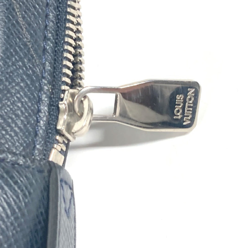 Vassili Handbag Taiga Leather Pm