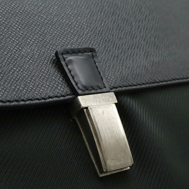 Vassili Handbag Taiga Leather Pm