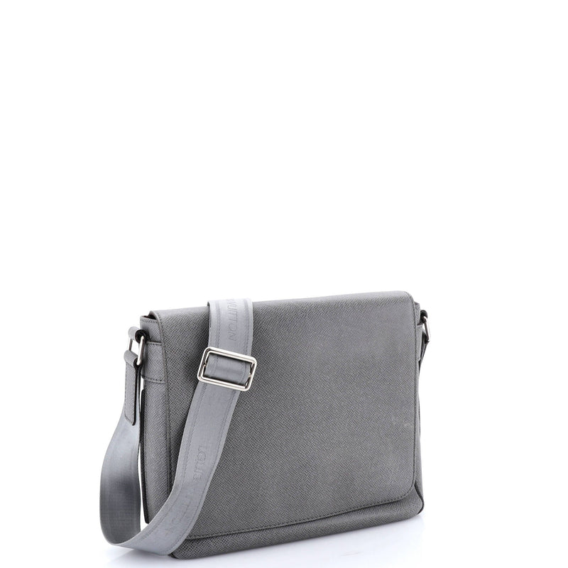 Roman Handbag Taiga Leather Pm