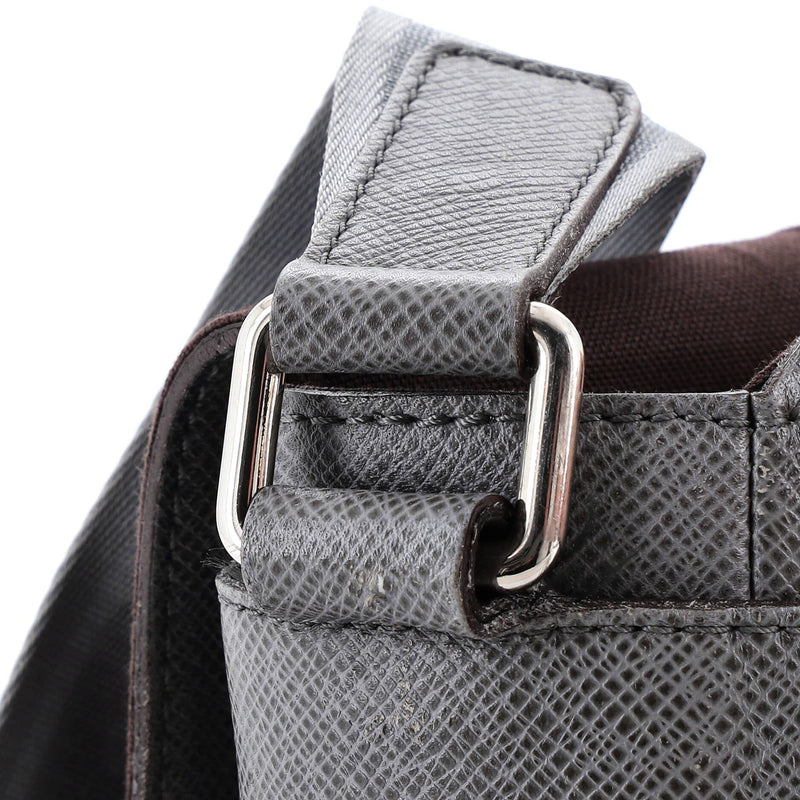 Roman Handbag Taiga Leather Pm