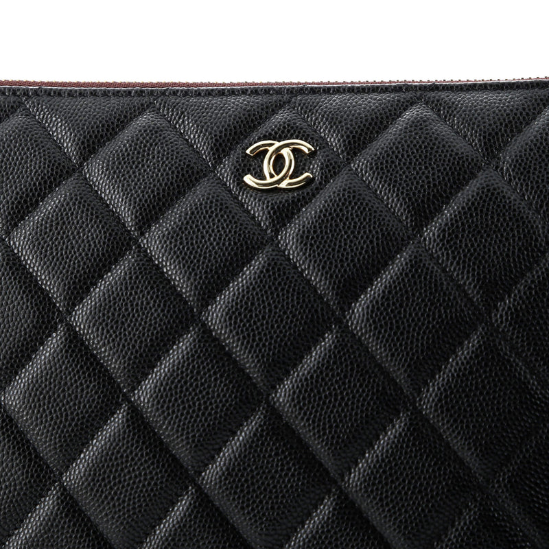 O Case Clutch Quilted Caviar Medium