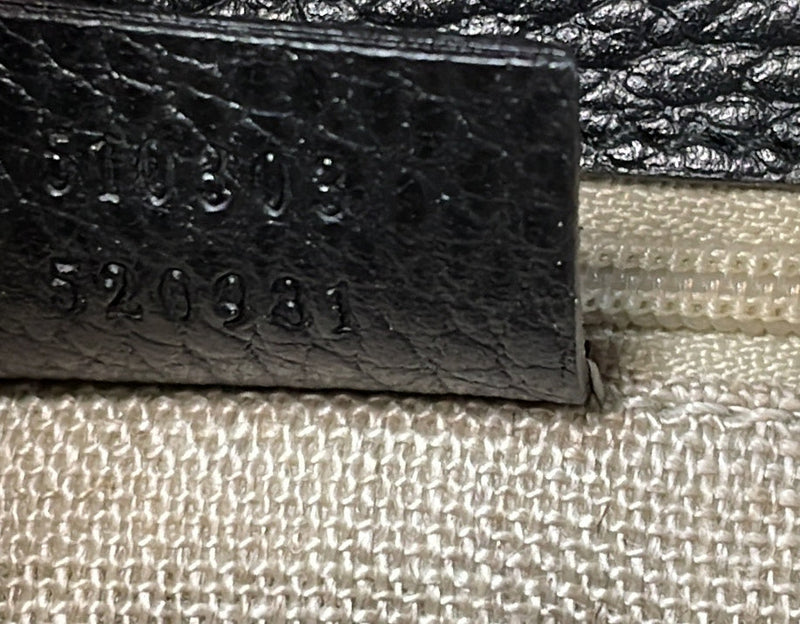 Interlocking Shoulder Bag Leather Medium