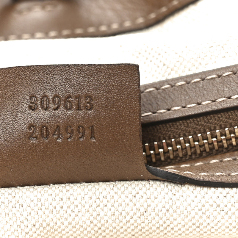 Gucci Gg Supreme Calfskin Medium Nice