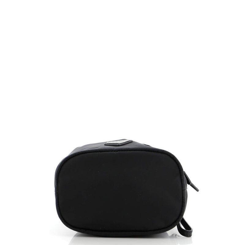 Drawstring Wristlet Bucket Bag Tessuto
