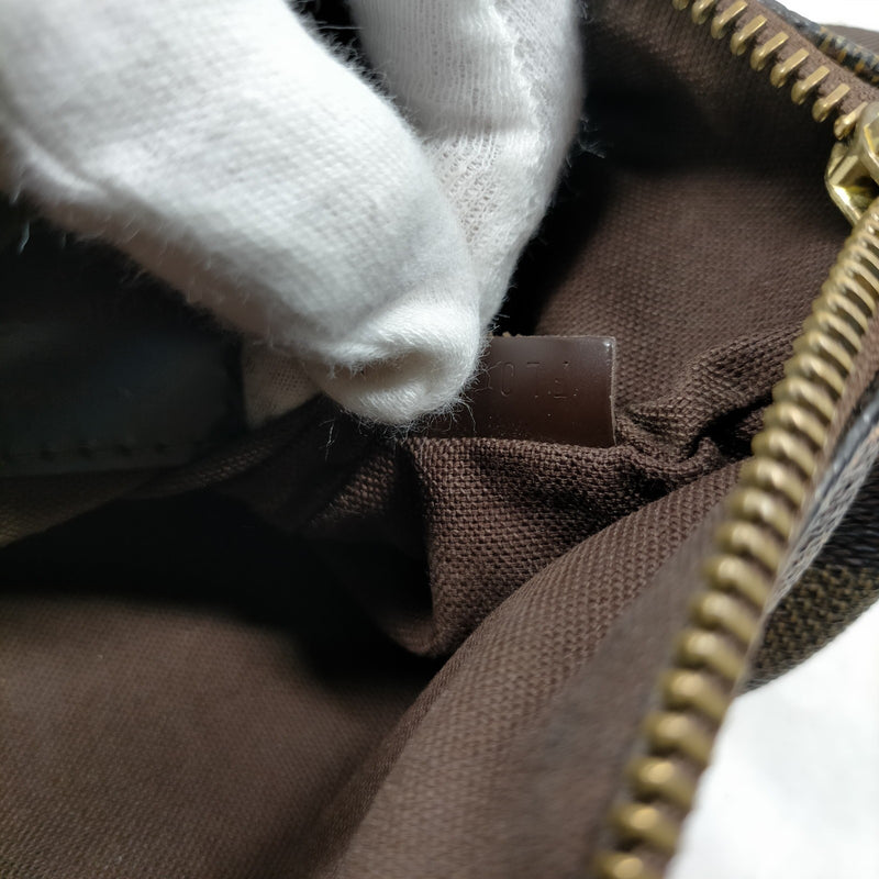 Louis Vuitton Lv Shoulder Bag Pochette