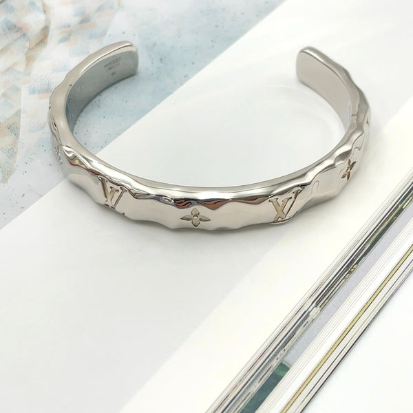Louis Vuitton Cuff Bangle Sv M Size