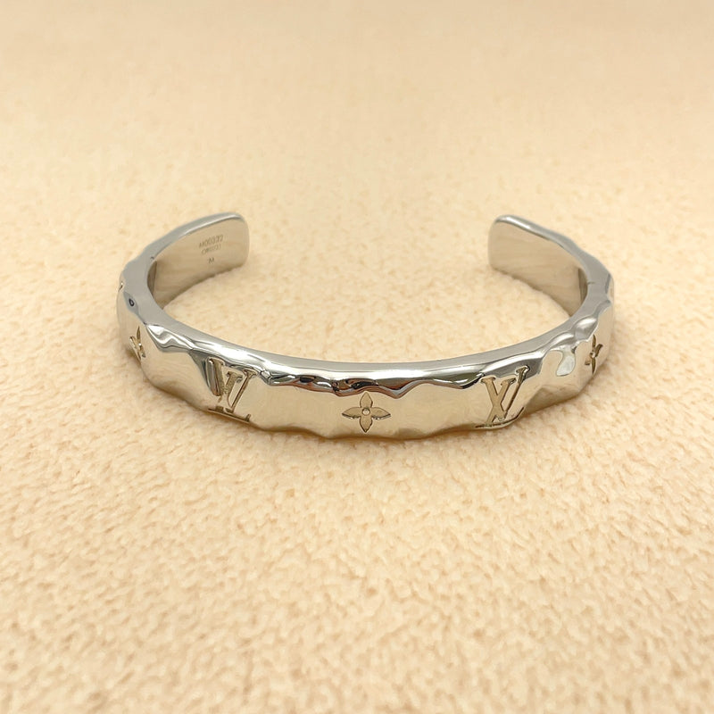 Louis Vuitton Cuff Bangle Sv M Size