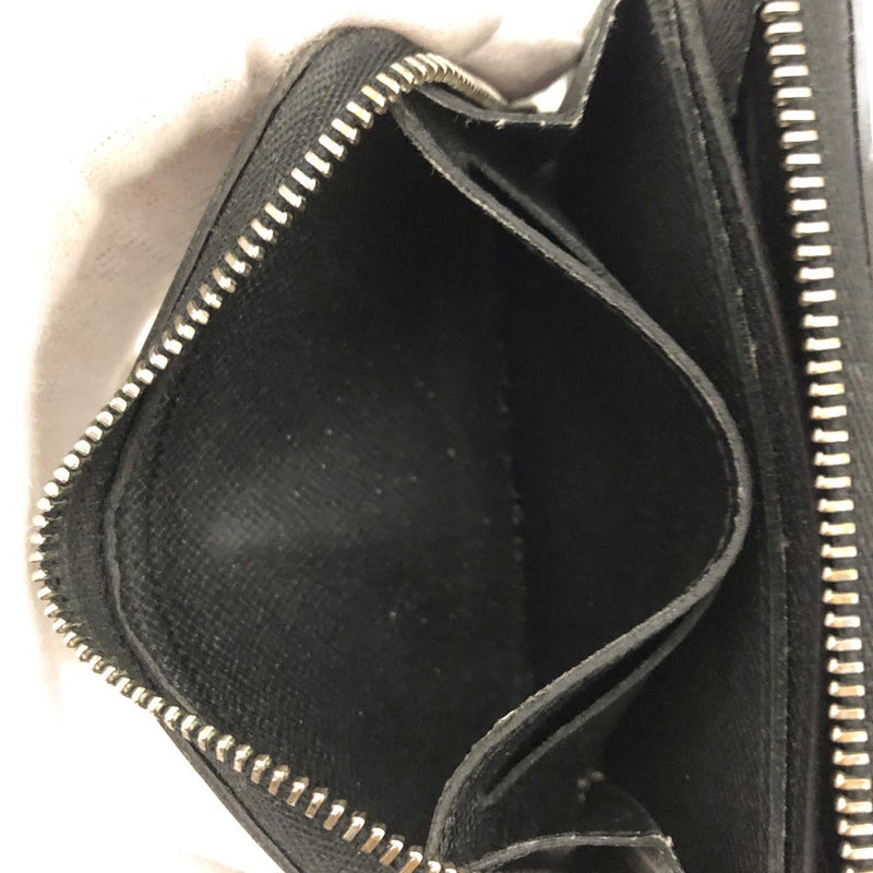 Louis Vuitton Taiga Zippy Zip Around