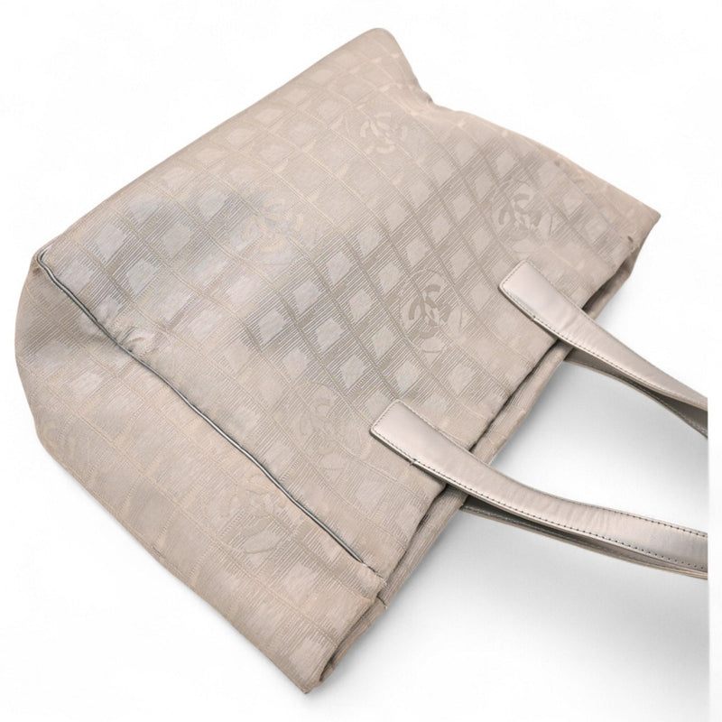 Travel Line Tote Nylon Medium