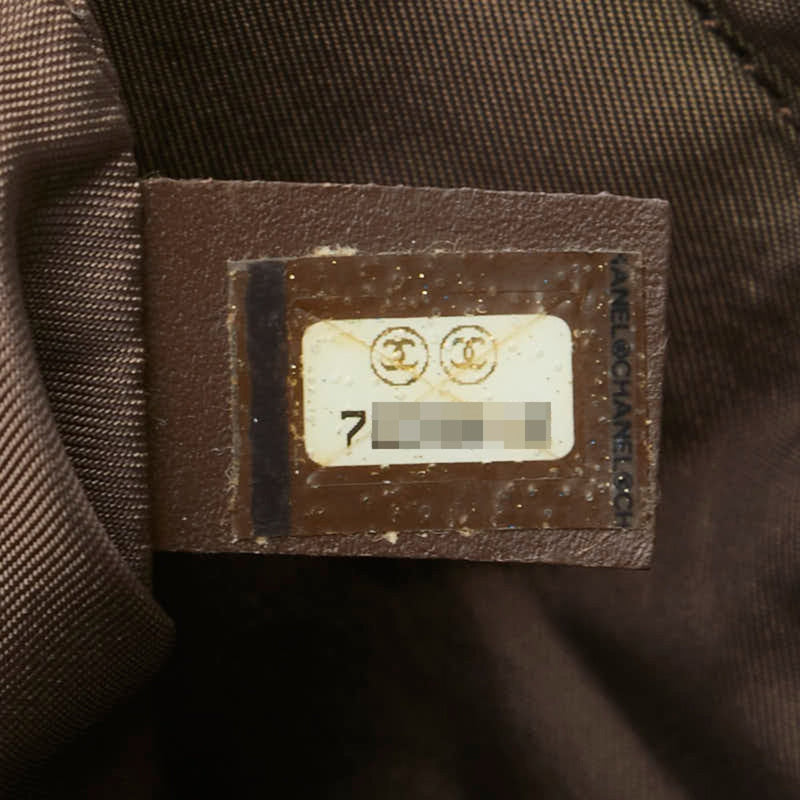 Travel Line Wallet On Chain Quilted