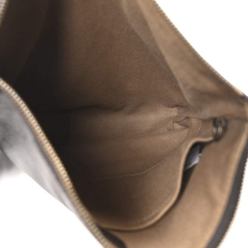 Louis Vuitton Utah Pochette Shawnee Cafe