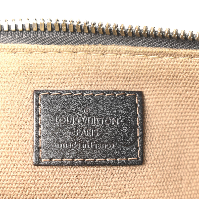 Louis Vuitton Utah Pochette Shawnee Cafe
