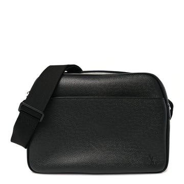 Louis Vuitton Taiga Reporter Messenger