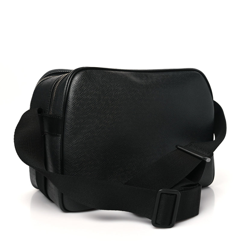 Louis Vuitton Taiga Reporter Messenger