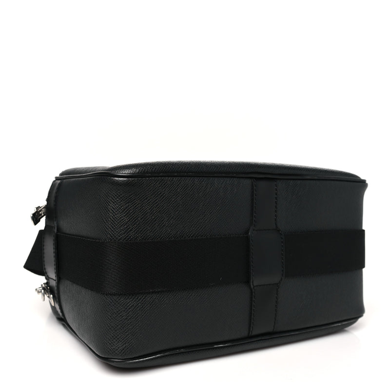 Louis Vuitton Taiga Reporter Messenger