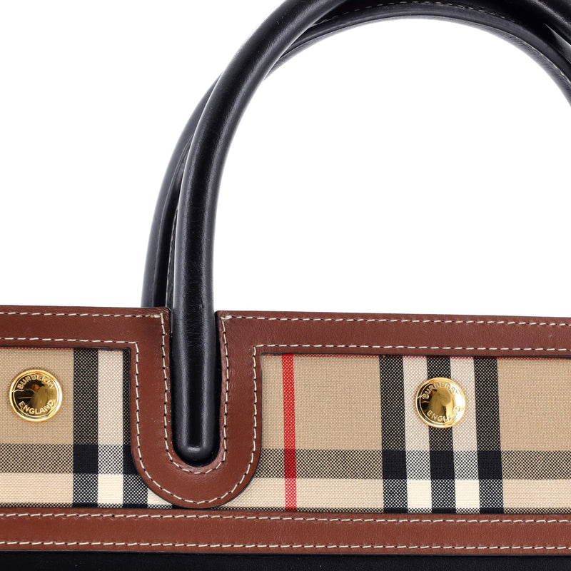 Title Two Handle Tote Leather With