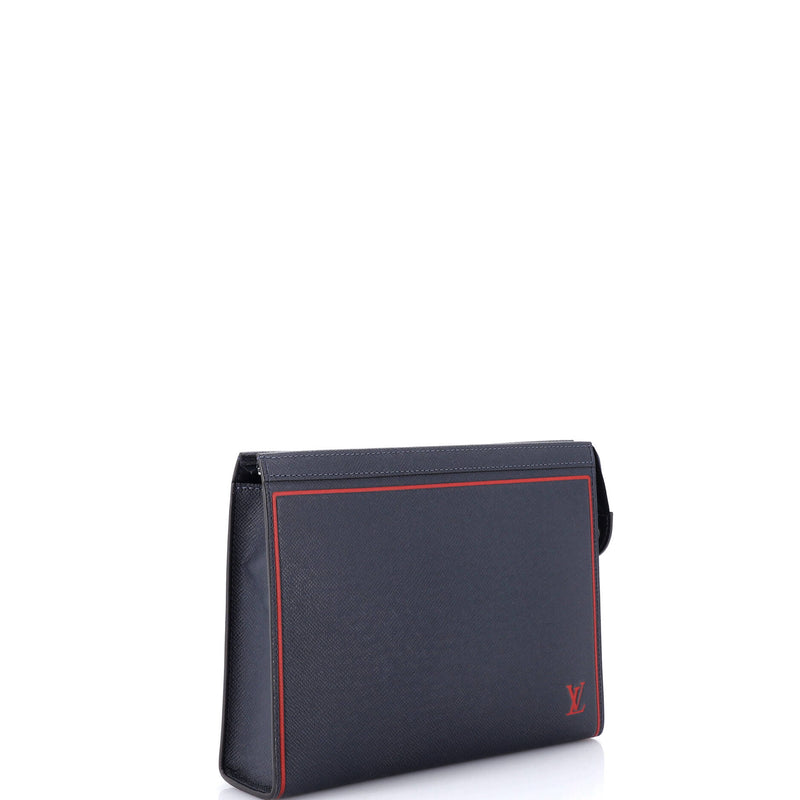 Pochette Voyage Taiga Leather Mm