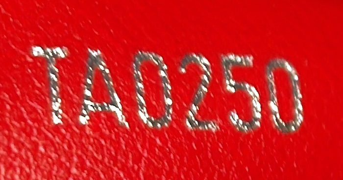 Pochette Voyage Taiga Leather Mm