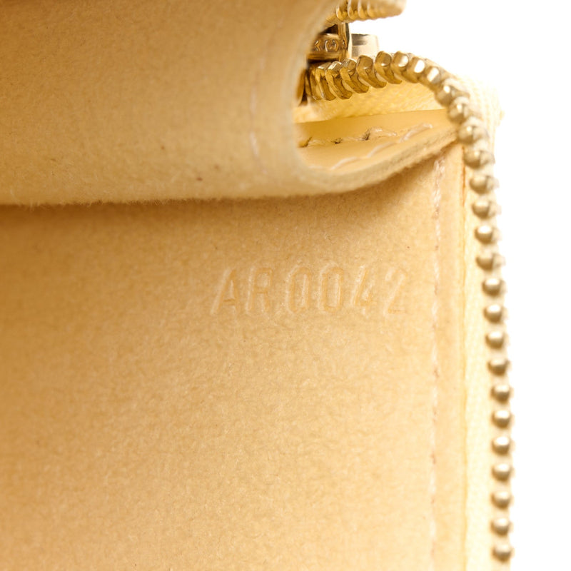 Epi Pochette Accessories 24 Vanilla