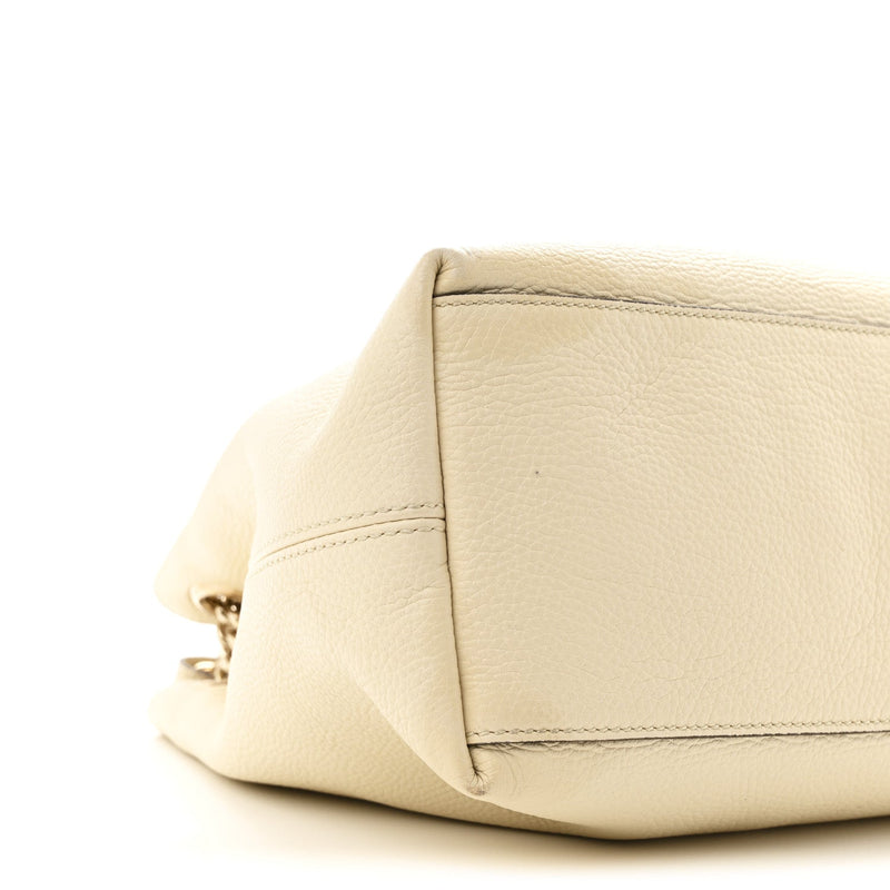 Pebbled Calfskin Medium Soho Chain