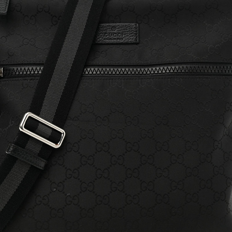 Nylon Medium Flat Messenger Bag Black