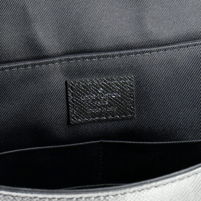 Roman Nm Handbag Taiga Leather Mm