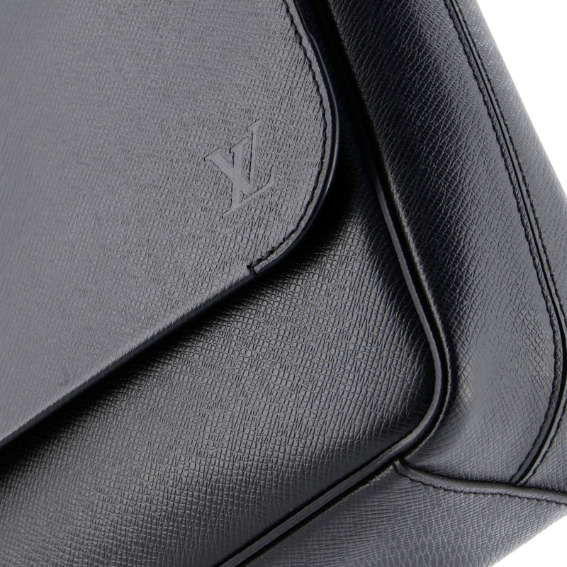 Roman Nm Handbag Taiga Leather Mm