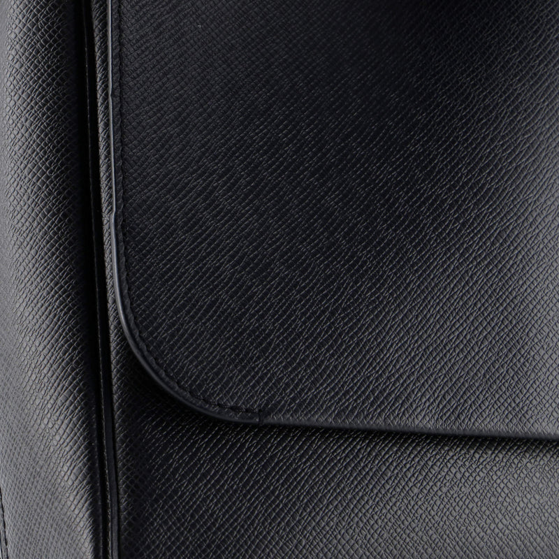 Roman Nm Handbag Taiga Leather Mm