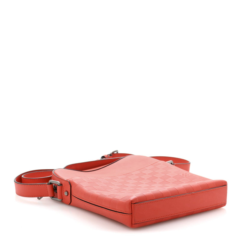 Damier Infini District Pochette Magma