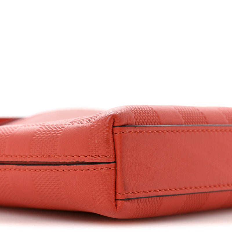 Damier Infini District Pochette Magma