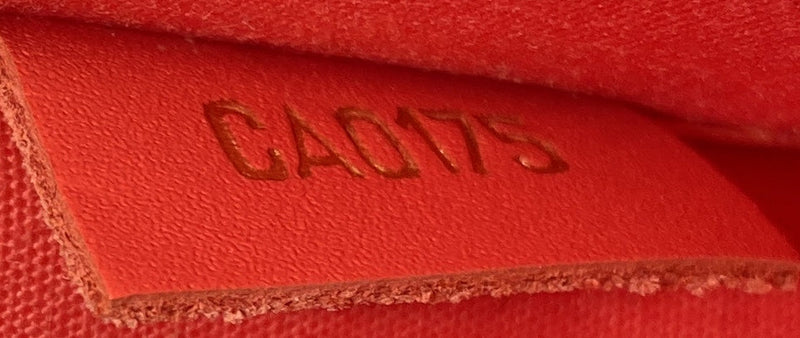 Montaigne Handbag Vernis Bb