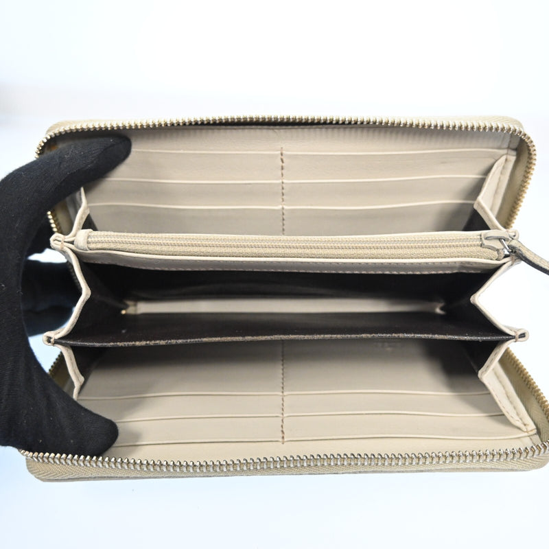 Gucci Gg Interlocking Leather Round