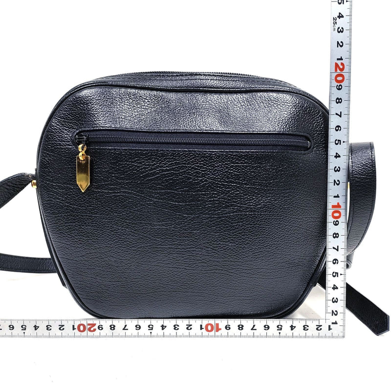 No Tariff Yves Saint Laurent Shoulder