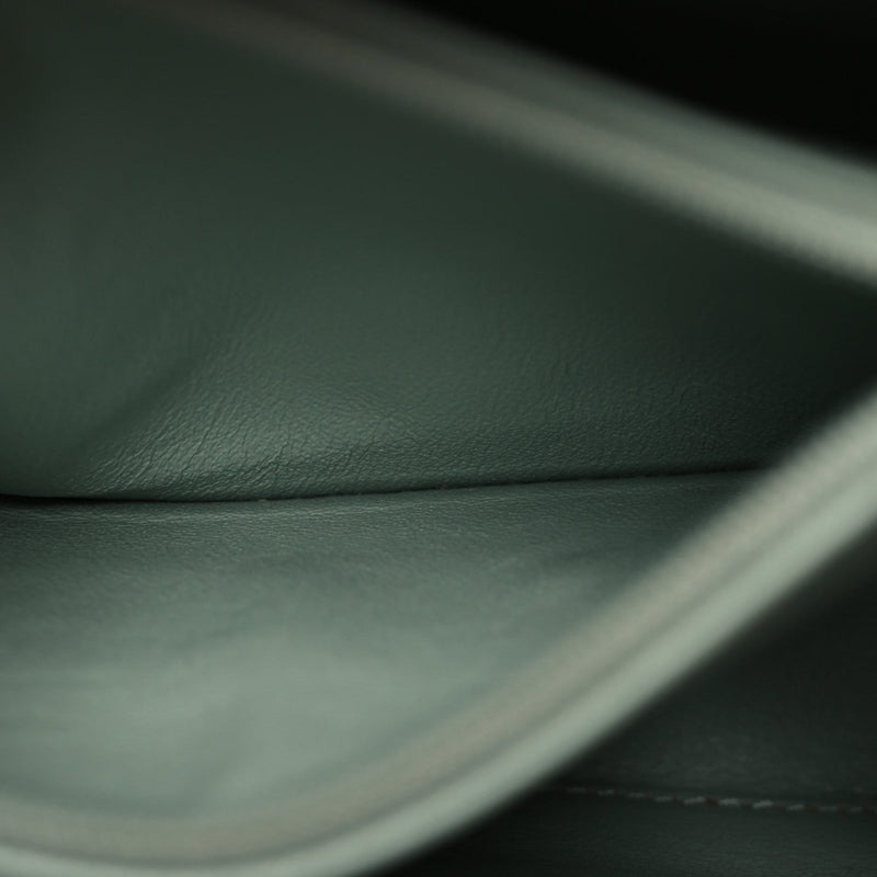 Caviar Quilted Medium Cc Filigree Vanity