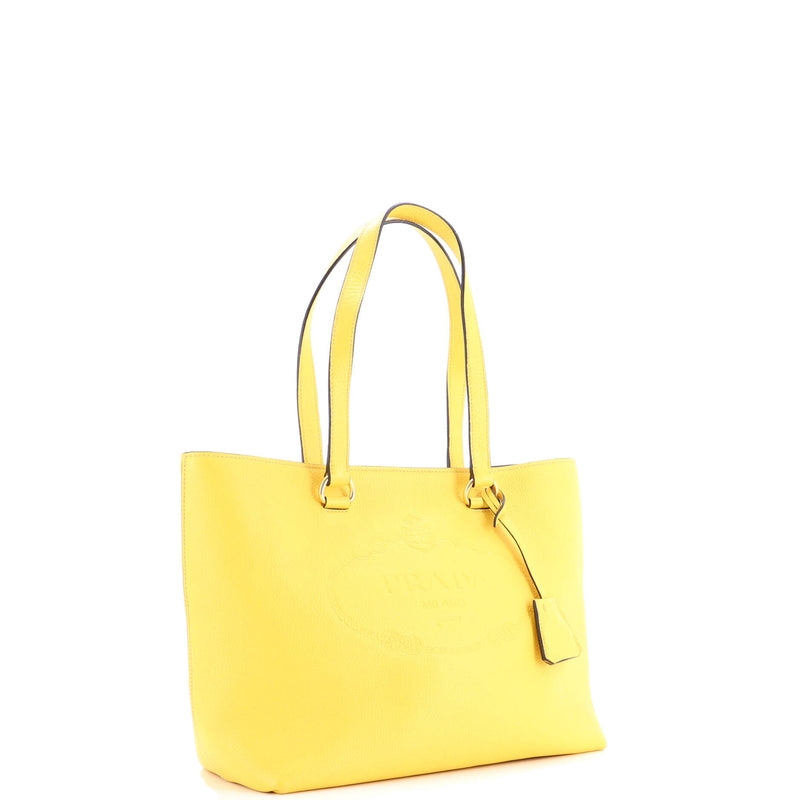 Embossed Logo Open Tote Vitello Daino