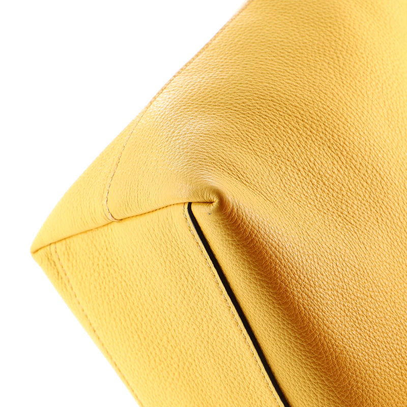 Embossed Logo Open Tote Vitello Daino