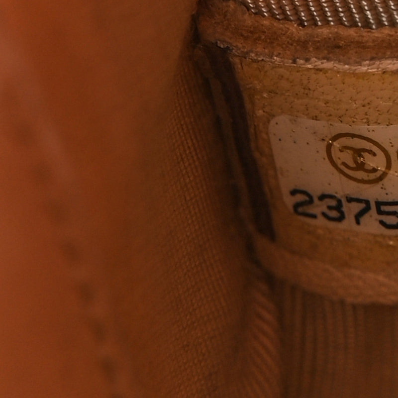 Grained Calfskin Stitched Mini Label