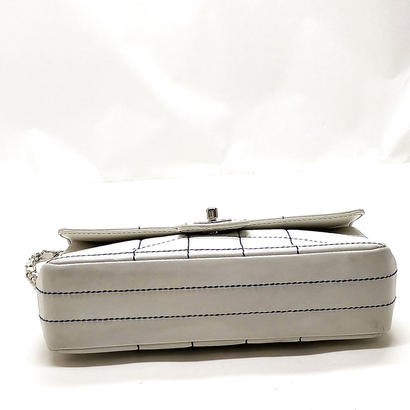 No Tariff Chanel Shoulder Bag White