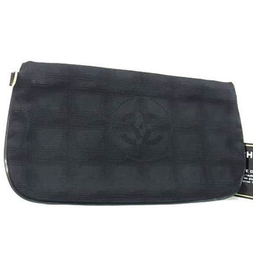 Travel Line Wallet On Chain Quilted
