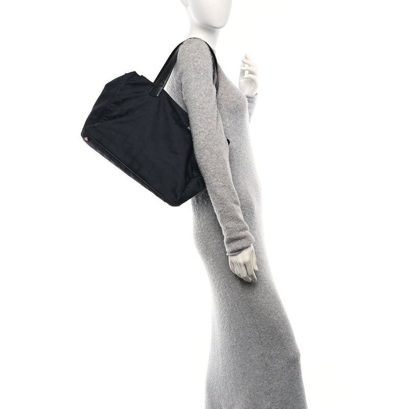 Nylon Medium Travel Tote Black